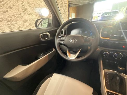 New 2026 Hyundai Venue SEL FWD image 18
