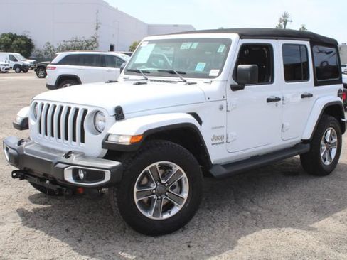 Used 2022 Jeep Wrangler Unlimited Sahara w/ Cold Weather Group AWD/4WD image 12