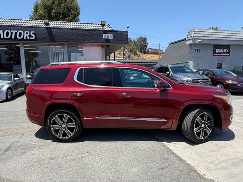 Used 2017 GMC Acadia Denali w/ Technology Package FWD image 10