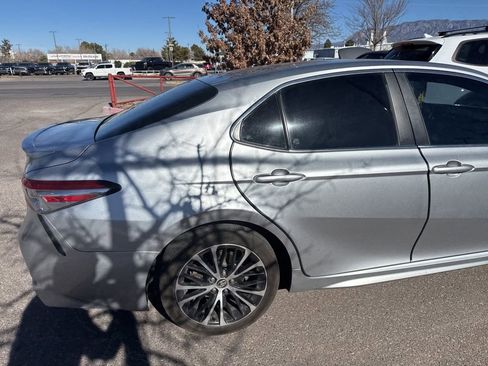 Used 2018 Toyota Camry L image 35