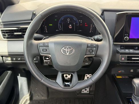 Used 2026 Toyota Camry SE FWD image 10