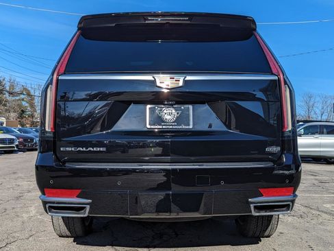 Used 2022 Cadillac Escalade Premium Luxury image 9