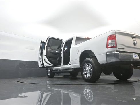 Used 2021 RAM 2500 Big Horn image 39