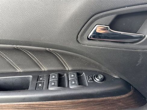 Used 2021 GMC Canyon Denali image 11