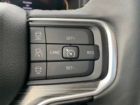 Used 2024 Jeep Wagoneer L Series II w/ Flexible Seating Group AWD/4WD image 25