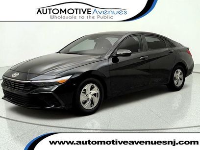 Used 2025 Hyundai Elantra SE w/ Cargo Package