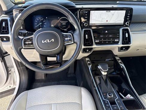 Used 2023 Kia Sorento SX image 18