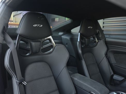 Certified 2022 Porsche 911 GT3 RWD image 29