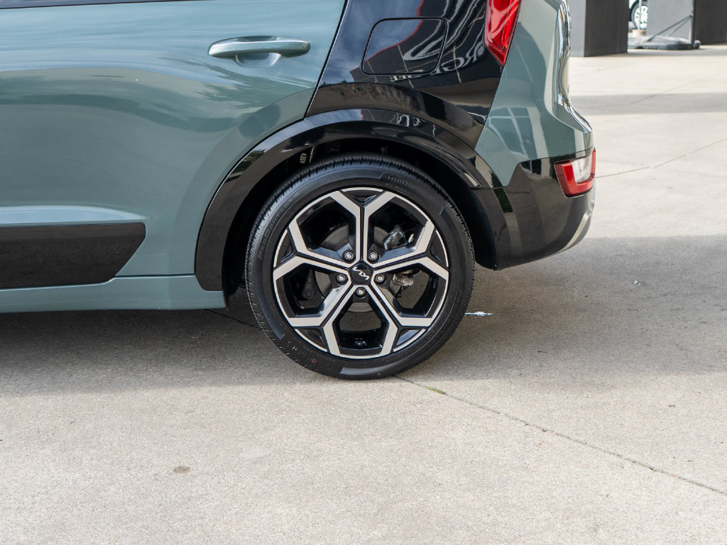 Certified 2023 Kia Niro SX Touring FWD image 31