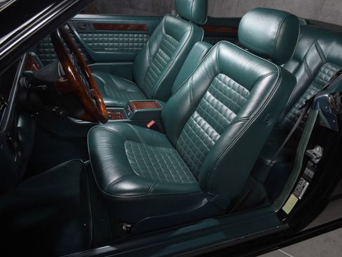 Used 1995 Mercedes-Benz E 320 Convertible image 17