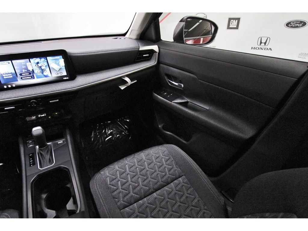 Used 2026 Nissan Kicks SV FWD image 8