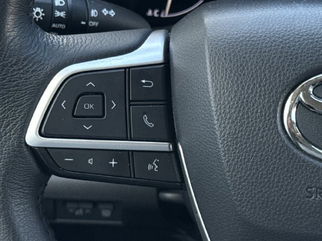 Certified 2025 Toyota Sienna XLE FWD image 14