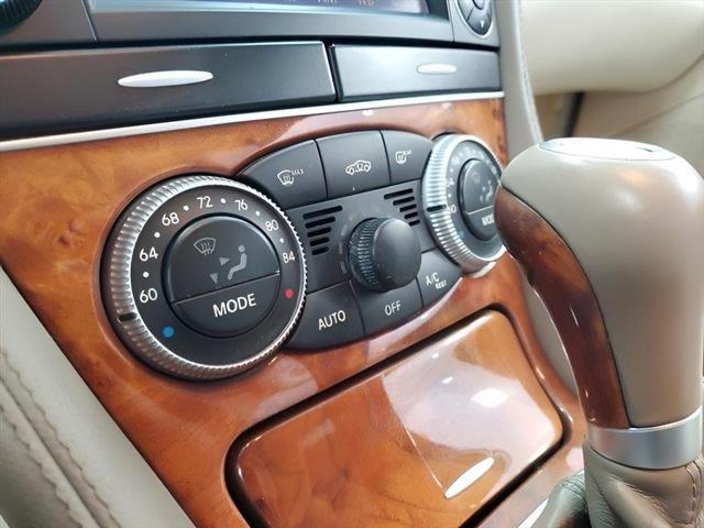 Used 2009 Mercedes-Benz SL 550 w/ Premium I Pkg image 20