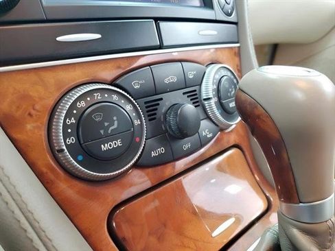 Used 2009 Mercedes-Benz SL 550 w/ Premium I Pkg image 20