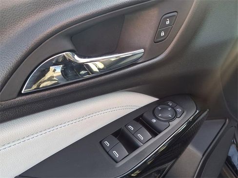 Used 2025 Chevrolet Trax LT w/ LT Convenience Package image 42