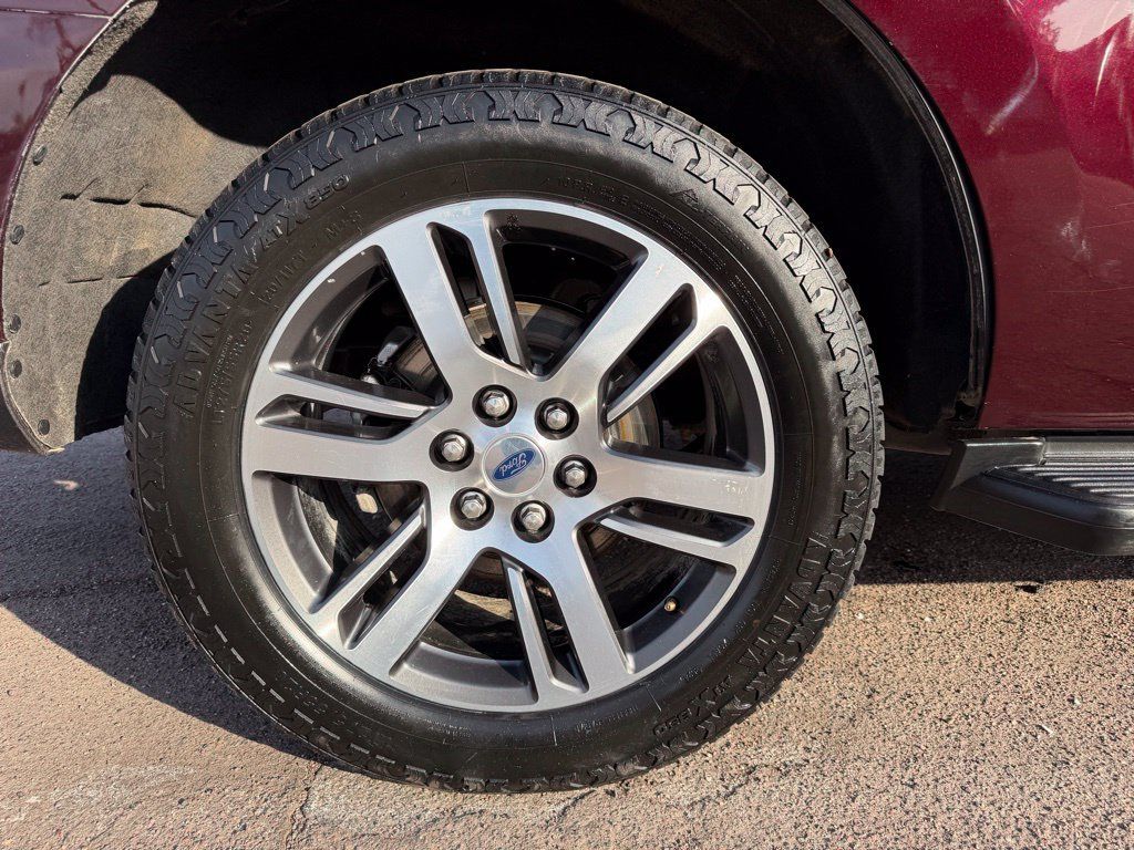 Used 2024 Ford Expedition Limited AWD/4WD image 12