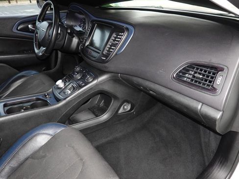 Used 2015 Chrysler 200 S w/ Navigation & Sound Group I image 20