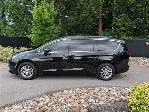 Used 2020 Chrysler Voyager Lxi FWD image 2