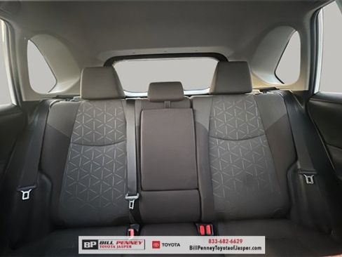 Used 2020 Toyota RAV4 XLE image 18