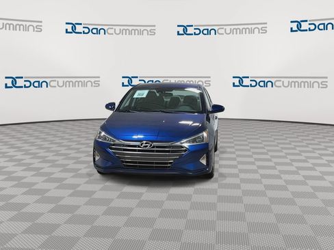 Used 2020 Hyundai Elantra SE FWD image 3
