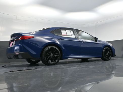 Used 2025 Toyota Camry SE image 19