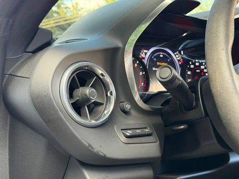 Used 2019 Chevrolet Camaro ZL1 RWD image 27