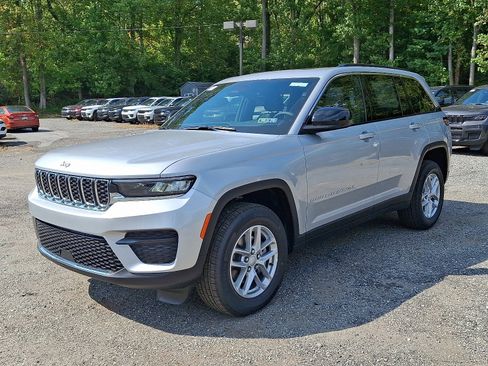 New 2025 Jeep Grand Cherokee Laredo X w/ Luxury Tech Group I image 2
