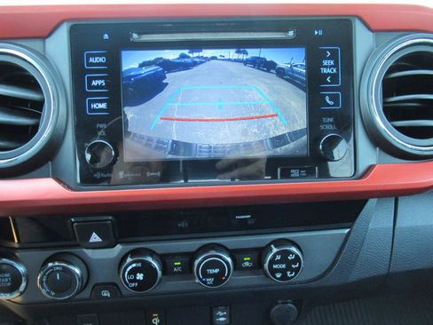 Used 2016 Toyota Tacoma TRD Sport w/ Towing Package AWD/4WD image 30