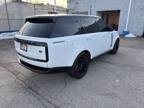 Used 2022 Land Rover Range Rover SE image 7