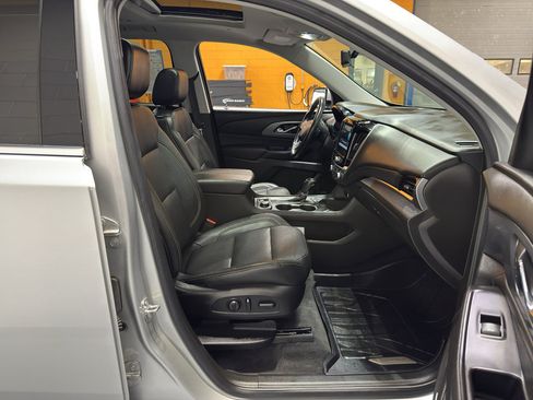 Used 2019 Chevrolet Traverse Premier image 19