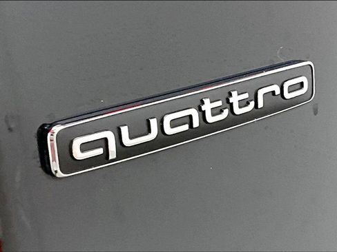 Used 2025 Audi Q5 Premium image 24