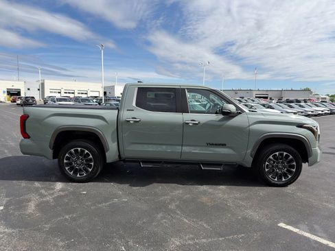 Used 2025 Toyota Tundra Limited AWD/4WD image 9