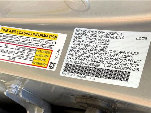 Certified 2025 Acura TLX w/ Technology Package image 36