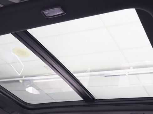 Used 2024 GMC Yukon Denali w/ Advanced Technology Package image 31