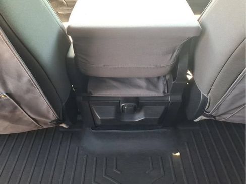 Used 2017 Ford F350 XLT w/ XLT Premium Package AWD/4WD image 15