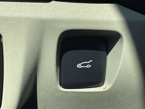 Used 2018 Ford Fusion SE FWD image 20