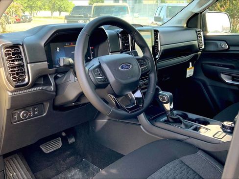 Used 2025 Ford Ranger XLT w/ FX4 Off-Road Package AWD/4WD image 6