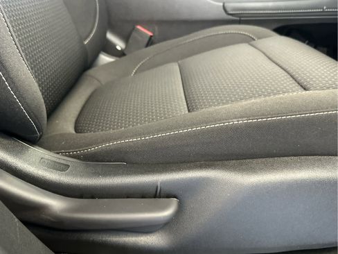 Used 2023 GMC Acadia SLE w/ Driver Convenience Package image 25