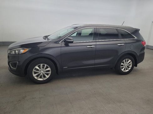 Used 2016 Kia Sorento AWD image 2