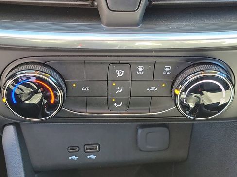 Used 2024 Buick Encore GX Preferred FWD image 26