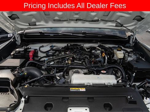 Used 2025 Toyota Tacoma SR5 AWD/4WD image 18