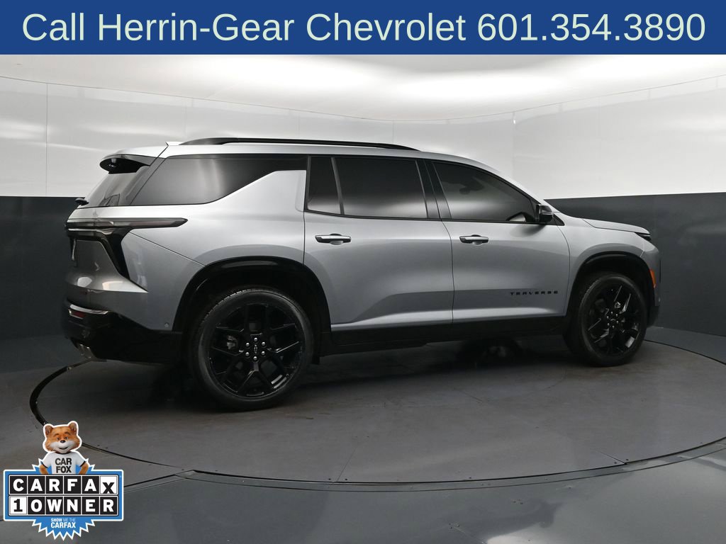 Used 2026 Chevrolet Traverse RS w/ LPO, Floor Liner Package FWD image 8