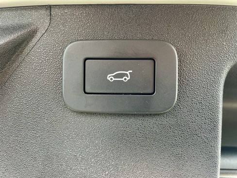 Used 2025 Land Rover Discovery Sport Dynamic SE AWD/4WD image 37