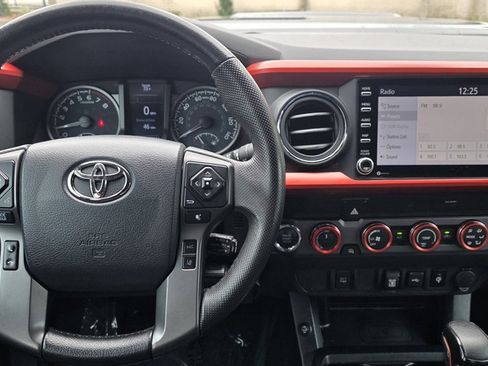 Used 2020 Toyota Tacoma 4x4 Double Cab image 18