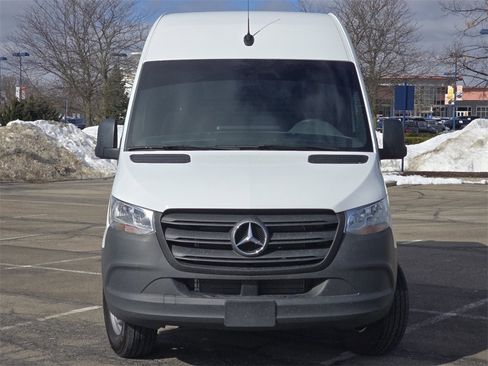 Used 2024 Mercedes-Benz Sprinter 144 Cargo image 10