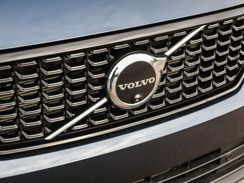 New 2026 Volvo XC40 B5 Plus w/ Protection Package Premier image 16