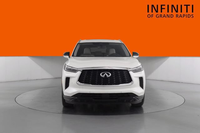 Used 2025 INFINITI QX60 Luxe AWD/4WD image 2