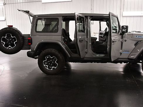 Used 2023 Jeep Wrangler Unlimited Rubicon 4xe w/ Cold Weather Group AWD/4WD image 27