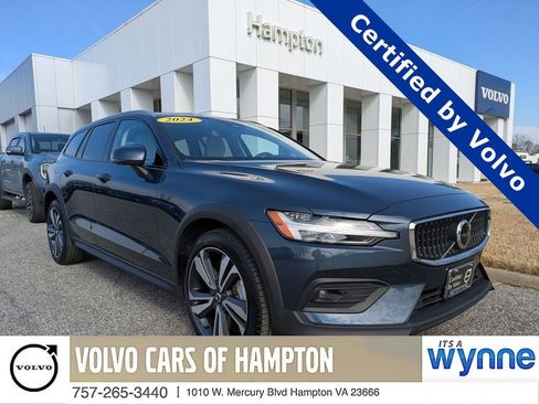 Certified 2024 Volvo V60 B5 Cross Country Plus image 1