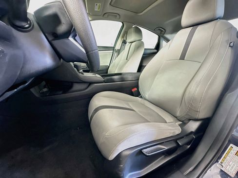 Used 2018 Honda Civic EX image 13